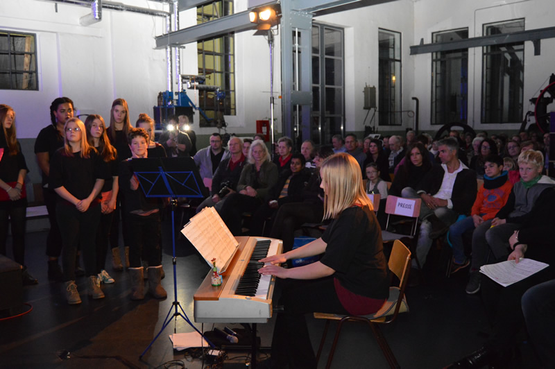 Kinder – und Jugendchor begeistern mit Lichterkonzert 