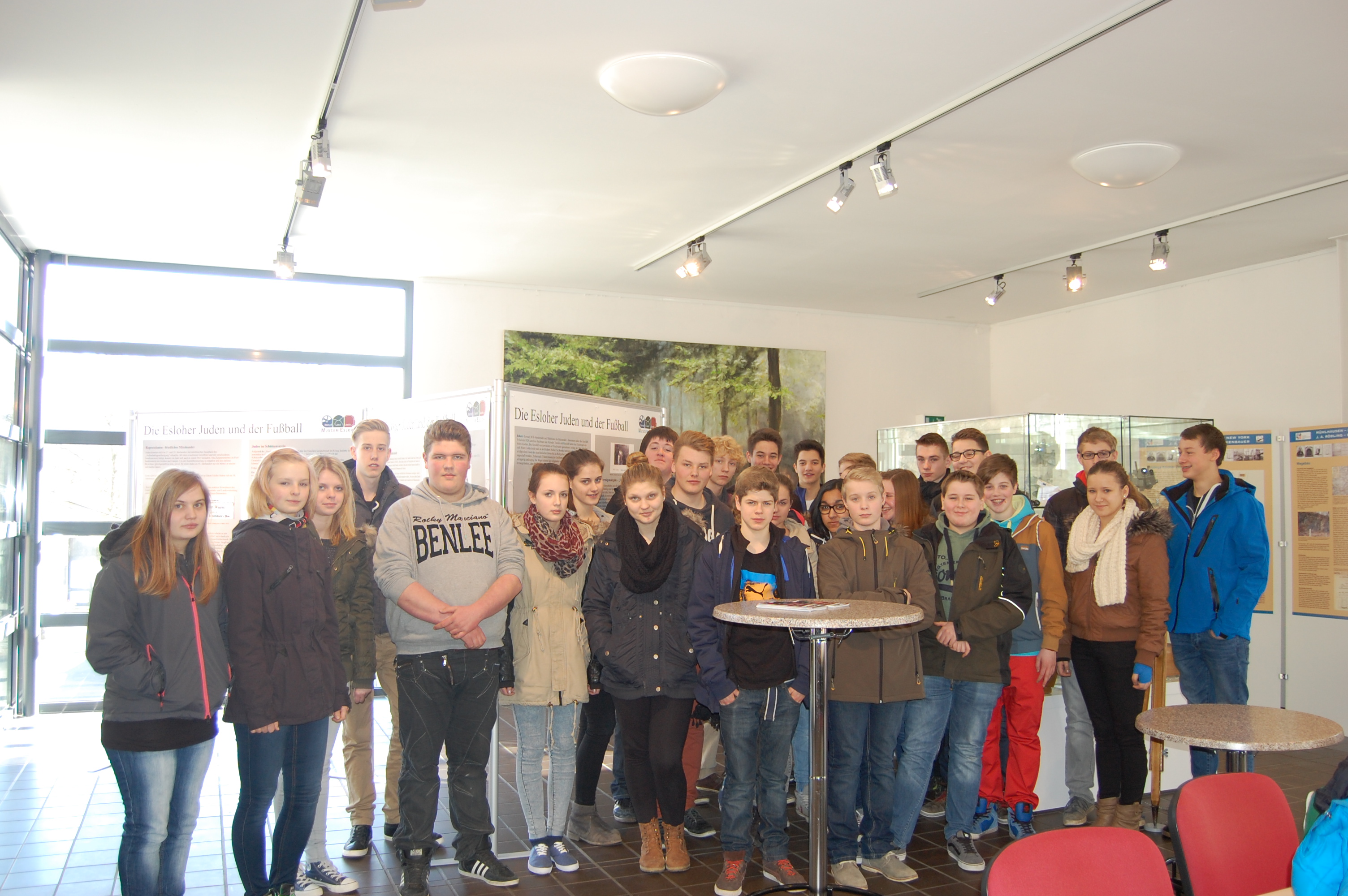  Realschüler besuchen jüdische Ausstellung im Museum